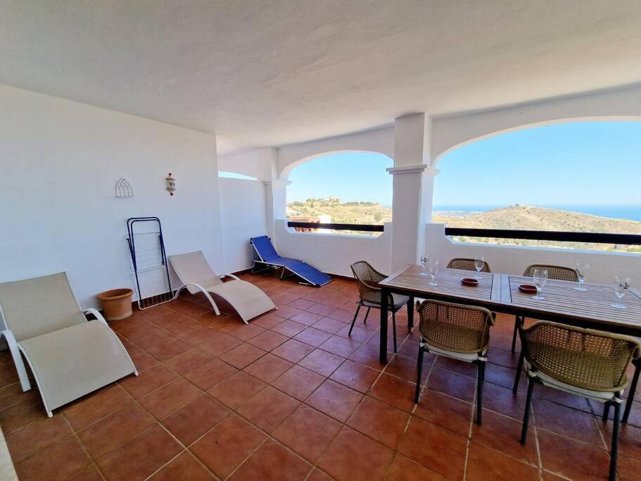 Las Palmeras Seaviews ミハス エクステリア 写真