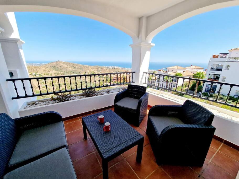 Las Palmeras Seaviews ミハス エクステリア 写真