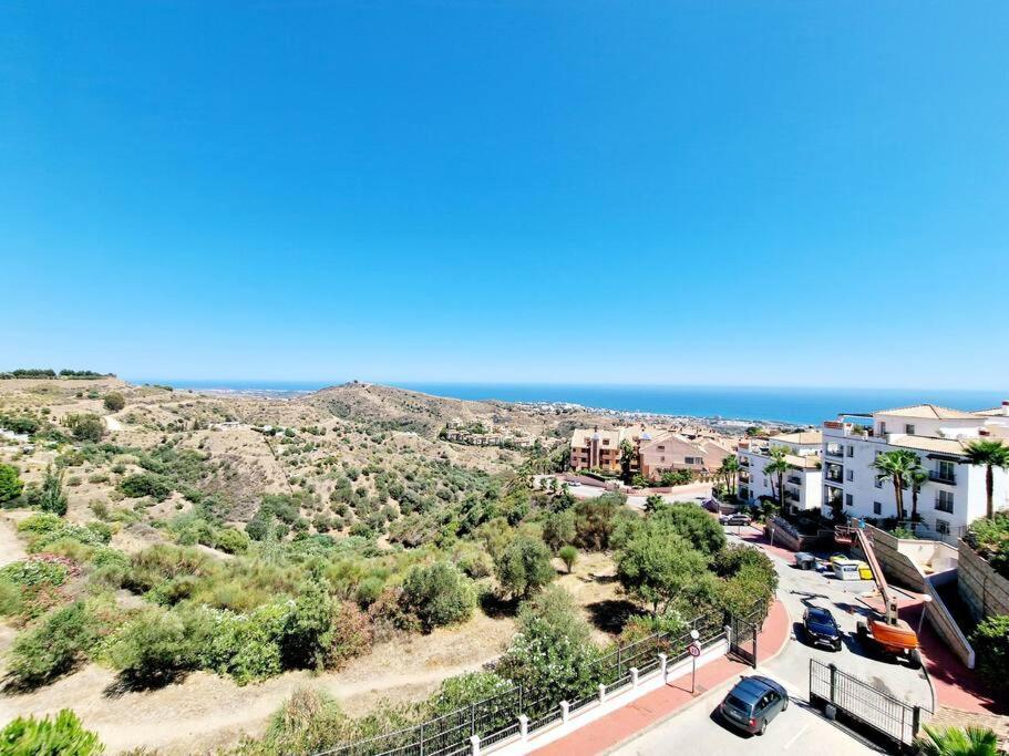 Las Palmeras Seaviews ミハス エクステリア 写真