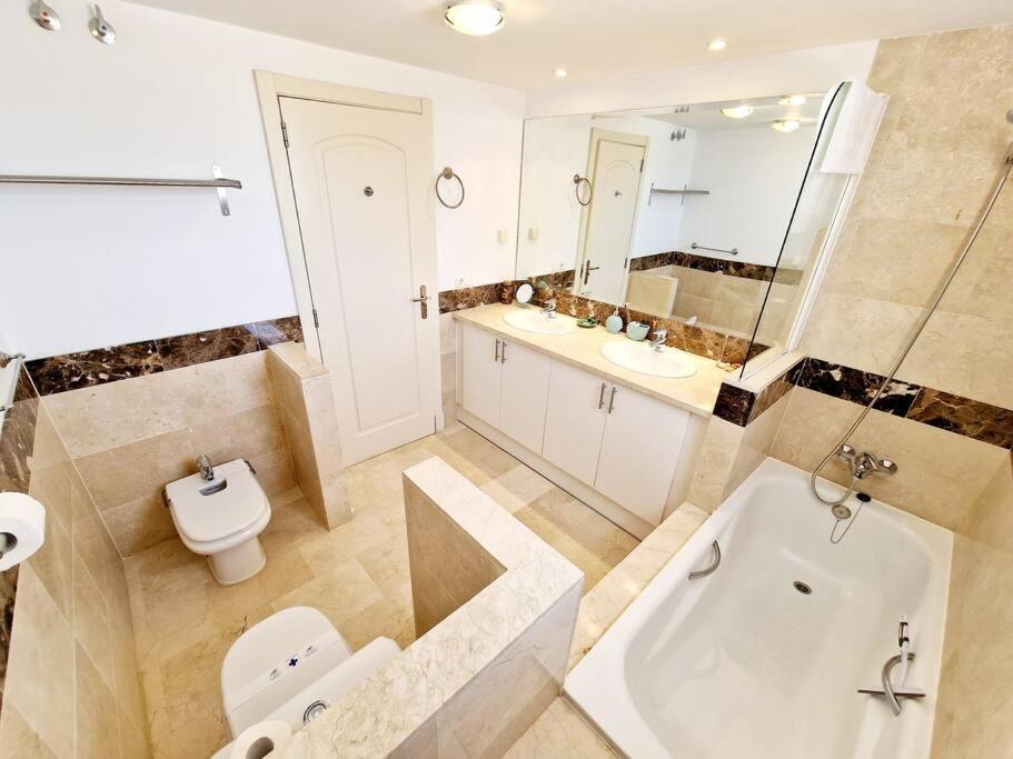 Las Palmeras Seaviews ミハス エクステリア 写真