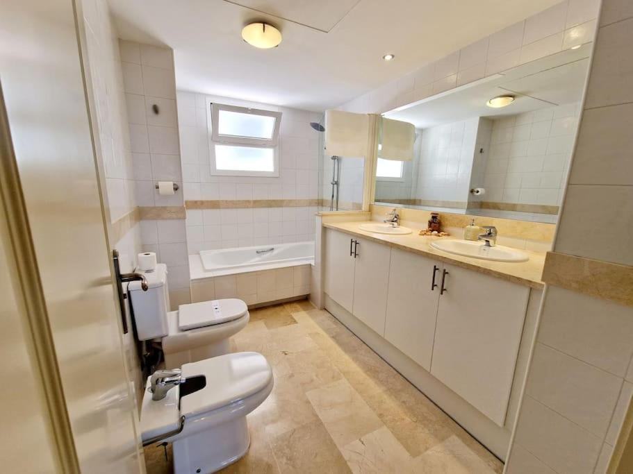 Las Palmeras Seaviews ミハス エクステリア 写真