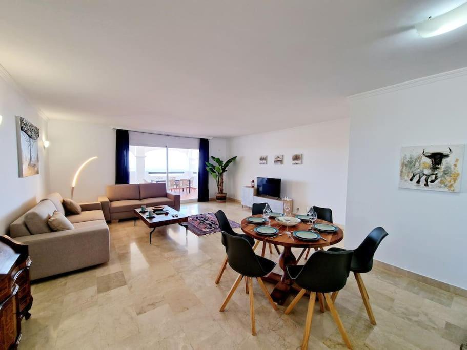 Las Palmeras Seaviews ミハス エクステリア 写真