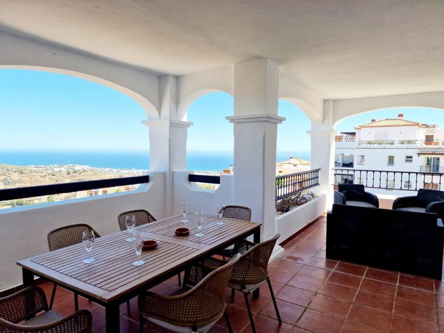 Las Palmeras Seaviews ミハス エクステリア 写真
