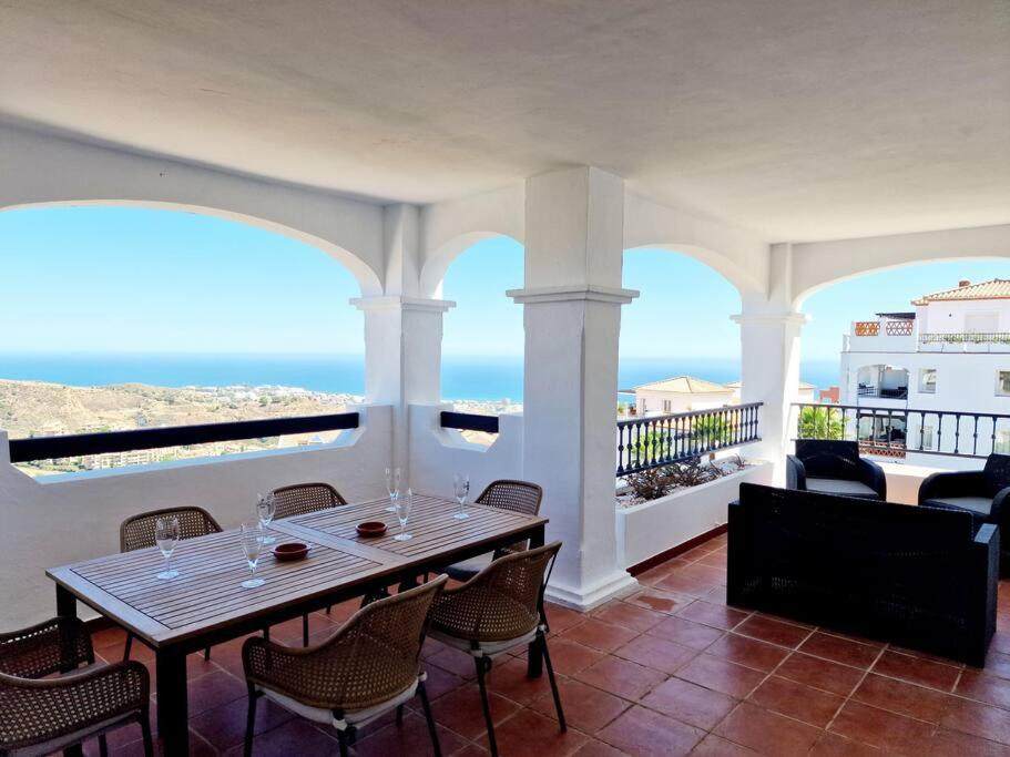 Las Palmeras Seaviews ミハス エクステリア 写真